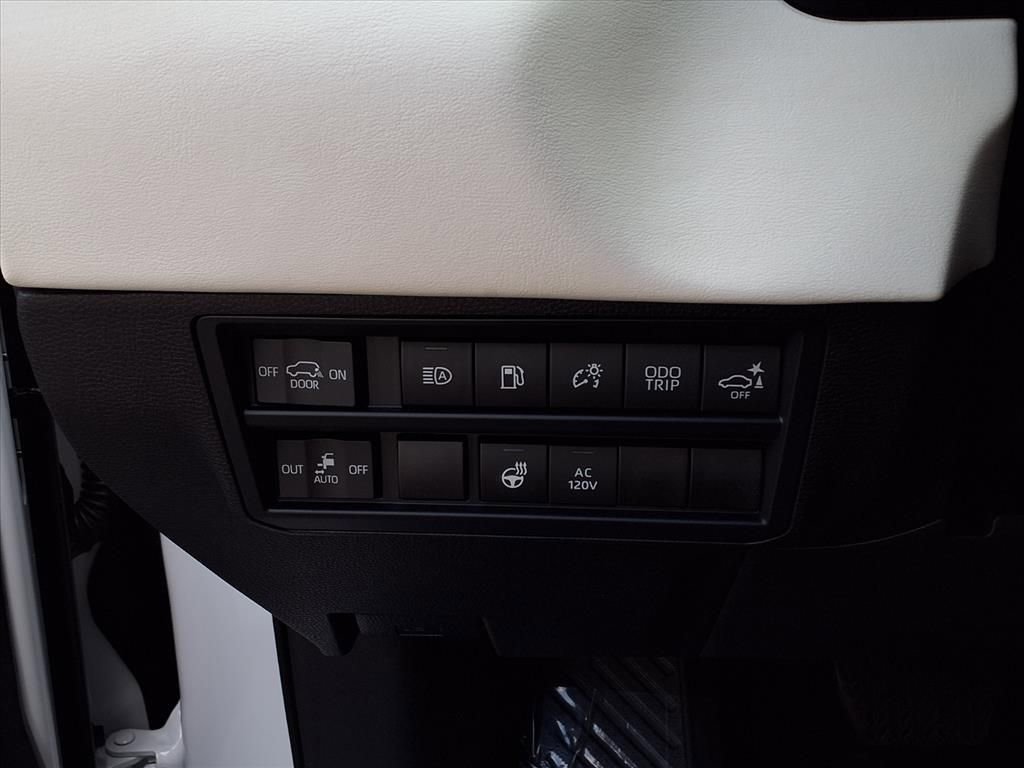 Certified 2025 Toyota Sequoia Capstone image 14