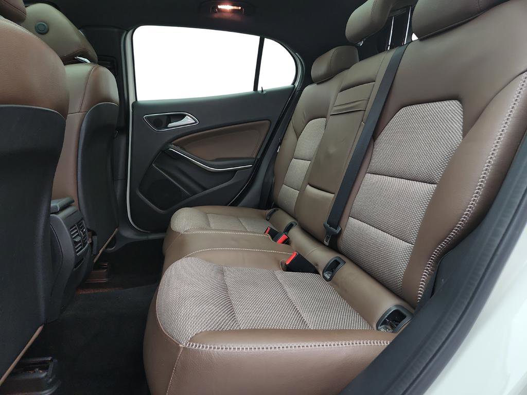 Used 2015 Mercedes-Benz GLA 250 4MATIC image 21