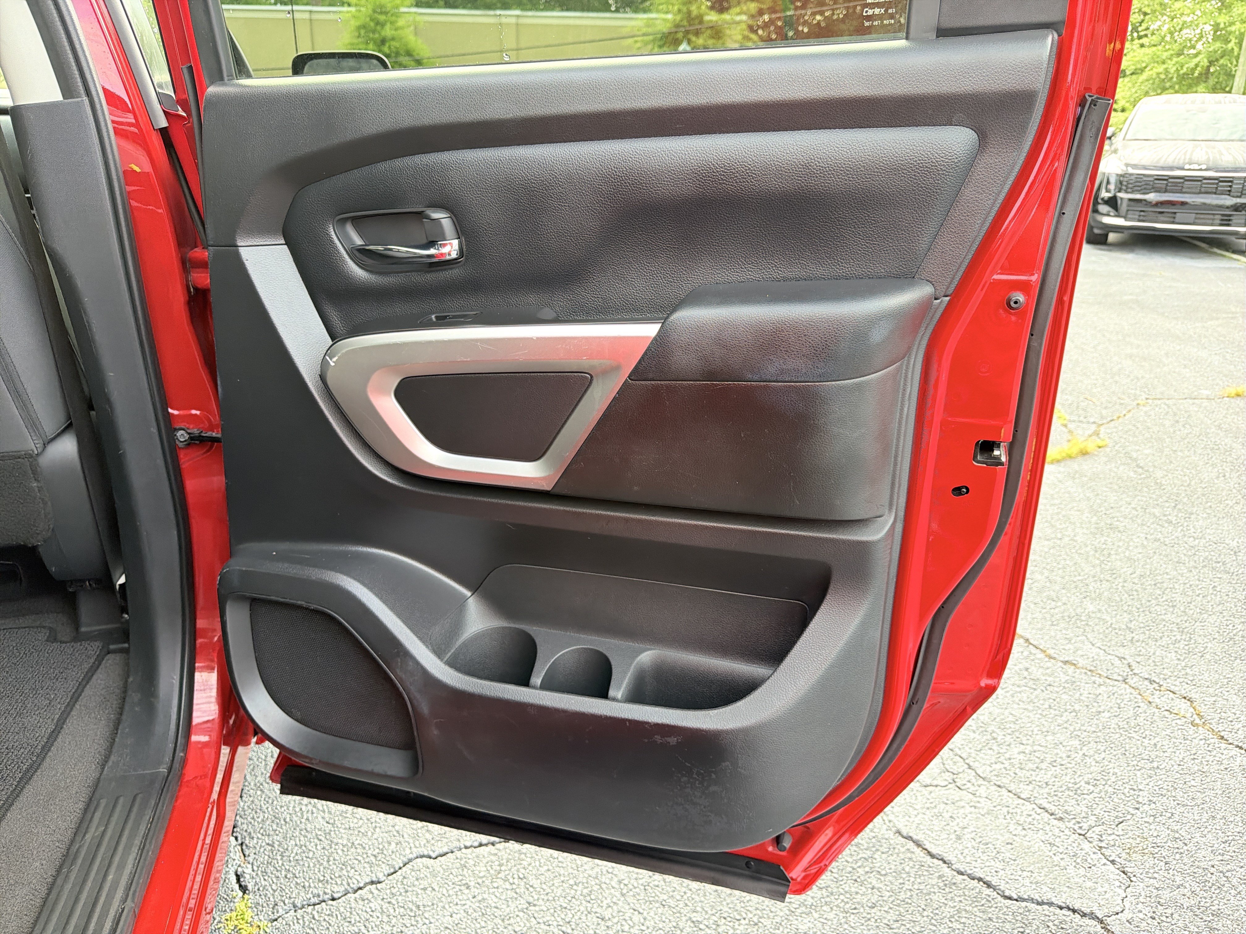 Used 2021 Nissan Titan SV w/ SV Convenience Package RWD image 18