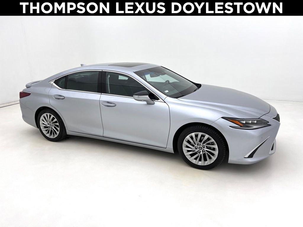 Used 2023 Lexus ES 300h Ultra Luxury image 1
