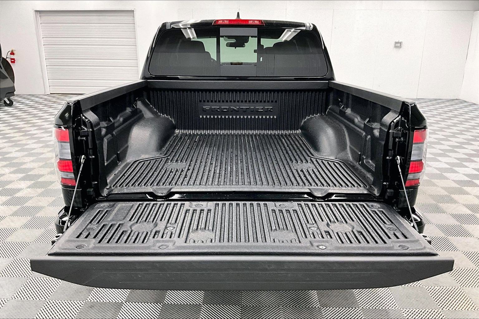 New 2026 Nissan Frontier SV w/ All-Weather Content Package AWD/4WD image 17
