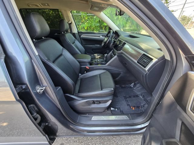 Used 2018 Volkswagen Atlas SEL AWD/4WD image 16