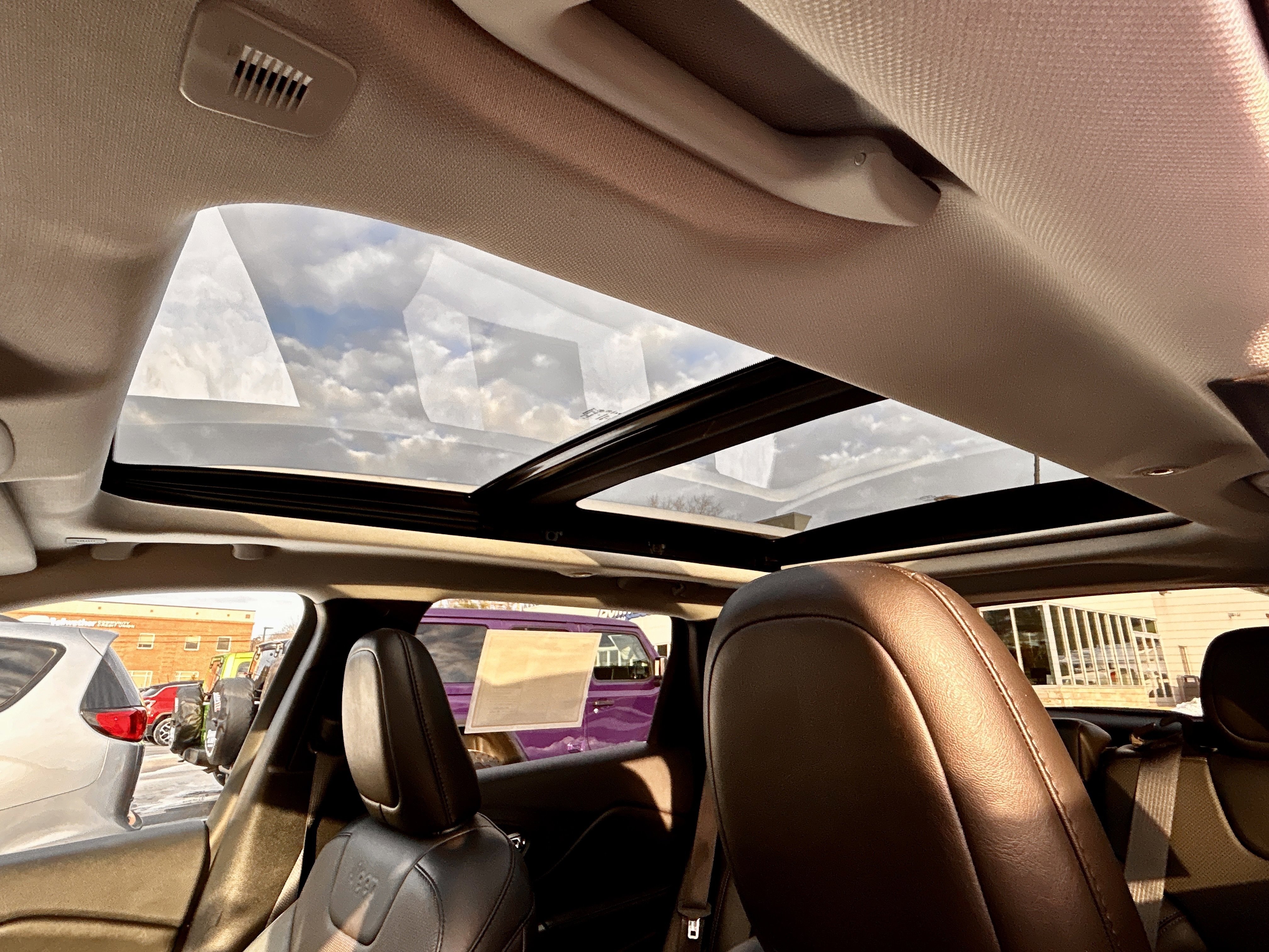 Used 2019 Jeep Cherokee Limited image 39