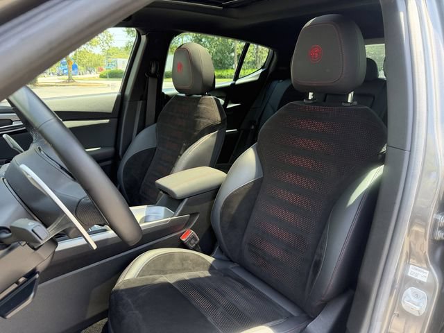 Used 2024 Alfa Romeo Tonale Veloce w/ Active Assist Package AWD/4WD image 11