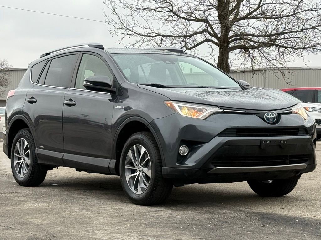 Used 2018 Toyota RAV4 XLE image 8
