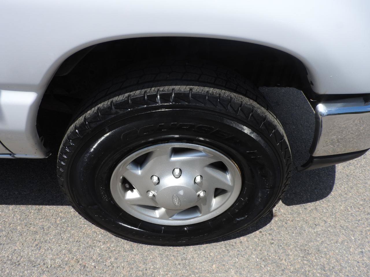 Used 2012 Ford E-250 and Econoline 250 w/ PWR Group RWD image 10