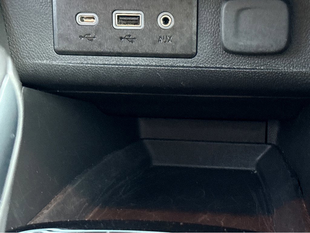 Used 2023 Buick Encore GX Essence w/ Experience Buick Package image 40