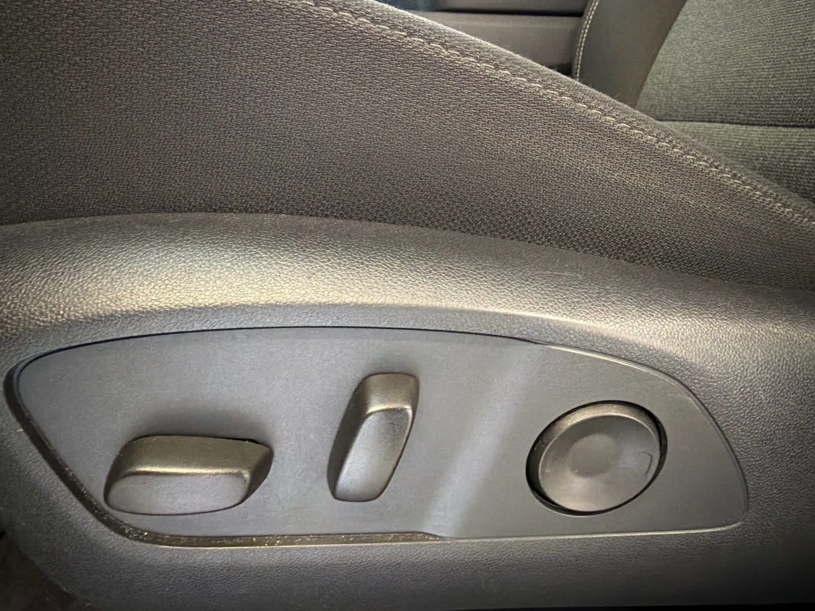 Used 2025 GMC Acadia Elevation FWD image 20
