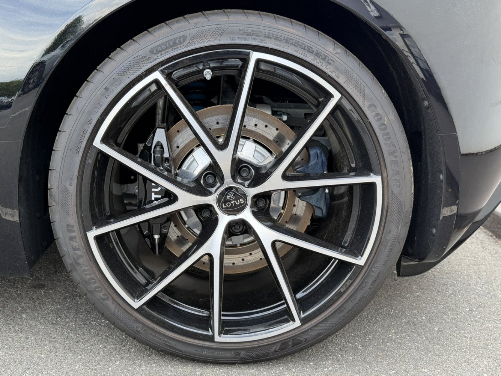 Used 2025 Lotus Emira RWD image 11