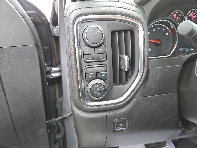 Used 2022 Chevrolet Silverado 1500 RST AWD/4WD image 17