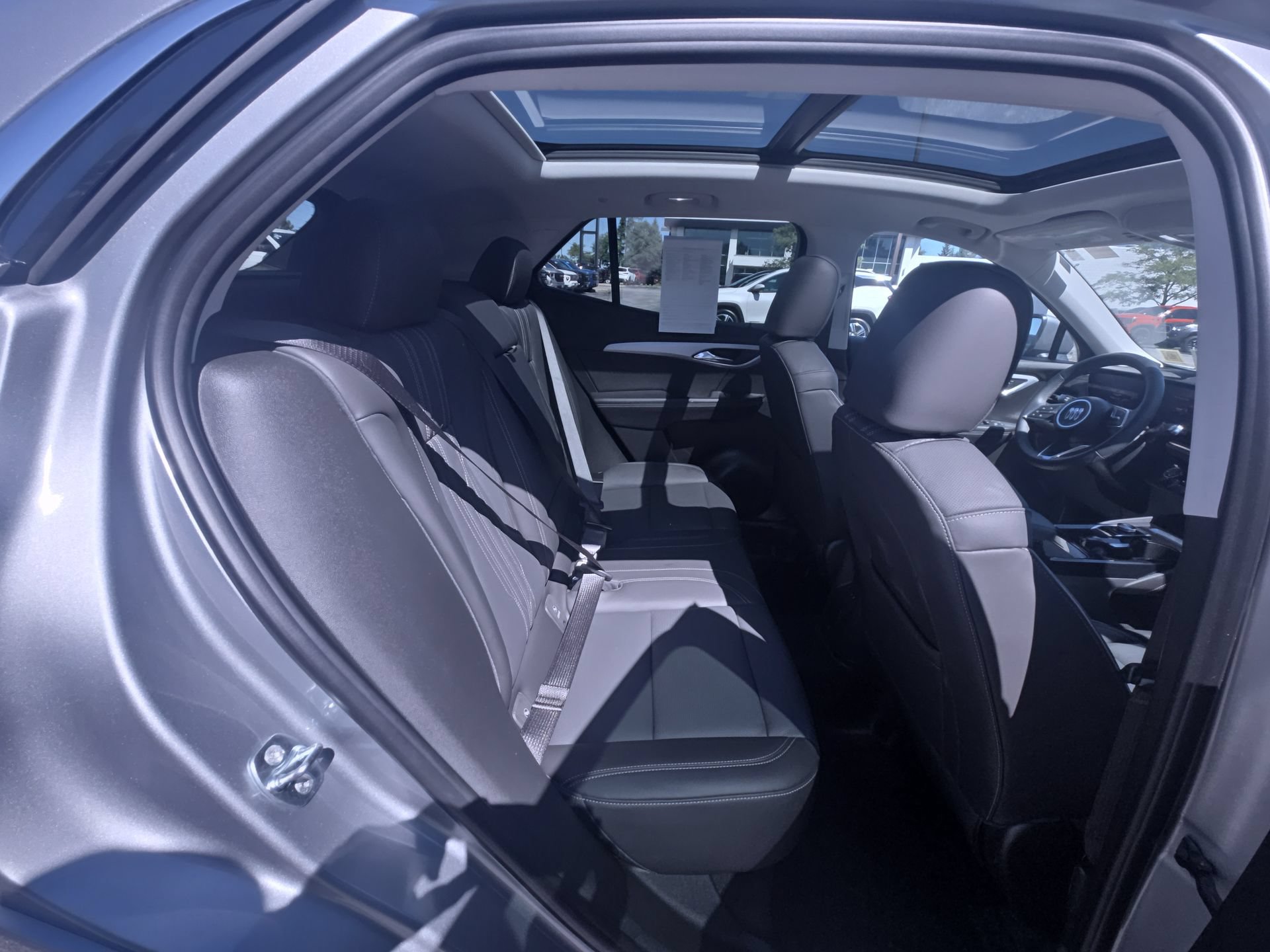 Used 2024 Buick Envision Avenir AWD/4WD image 28