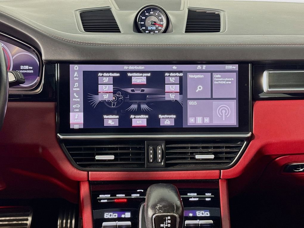 Used 2021 Porsche Cayenne GTS image 35