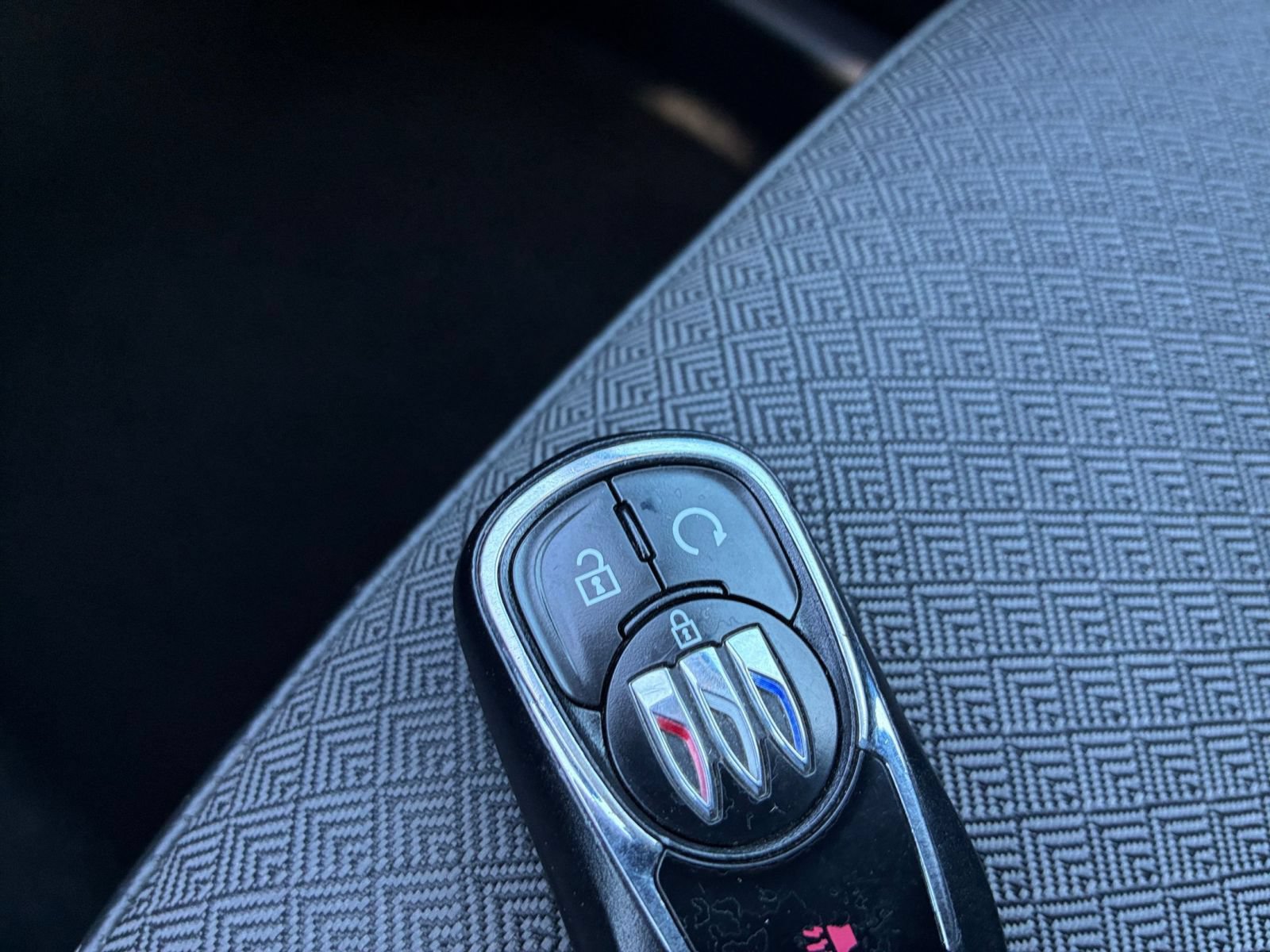 Used 2025 Buick Encore GX Preferred AWD/4WD image 23
