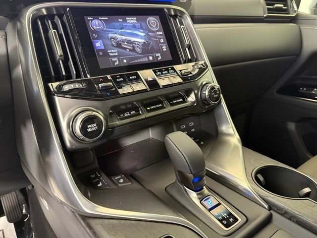 New 2025 Lexus LX 700h Overtrail image 18