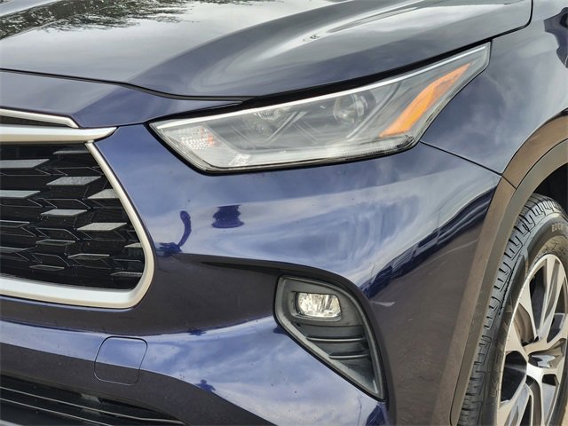 Used 2021 Toyota Highlander XLE FWD image 16