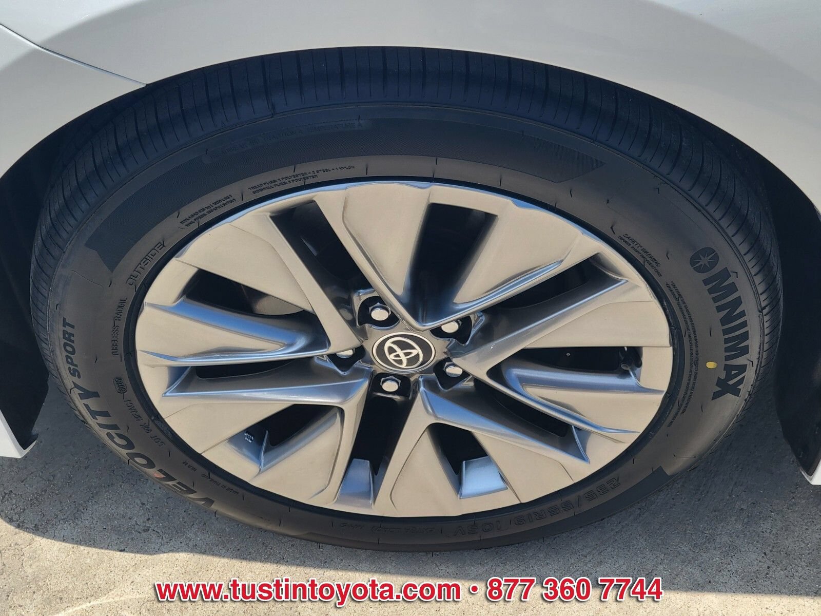 Used 2024 Toyota Mirai w/ Advanced Technology Package RWD image 9