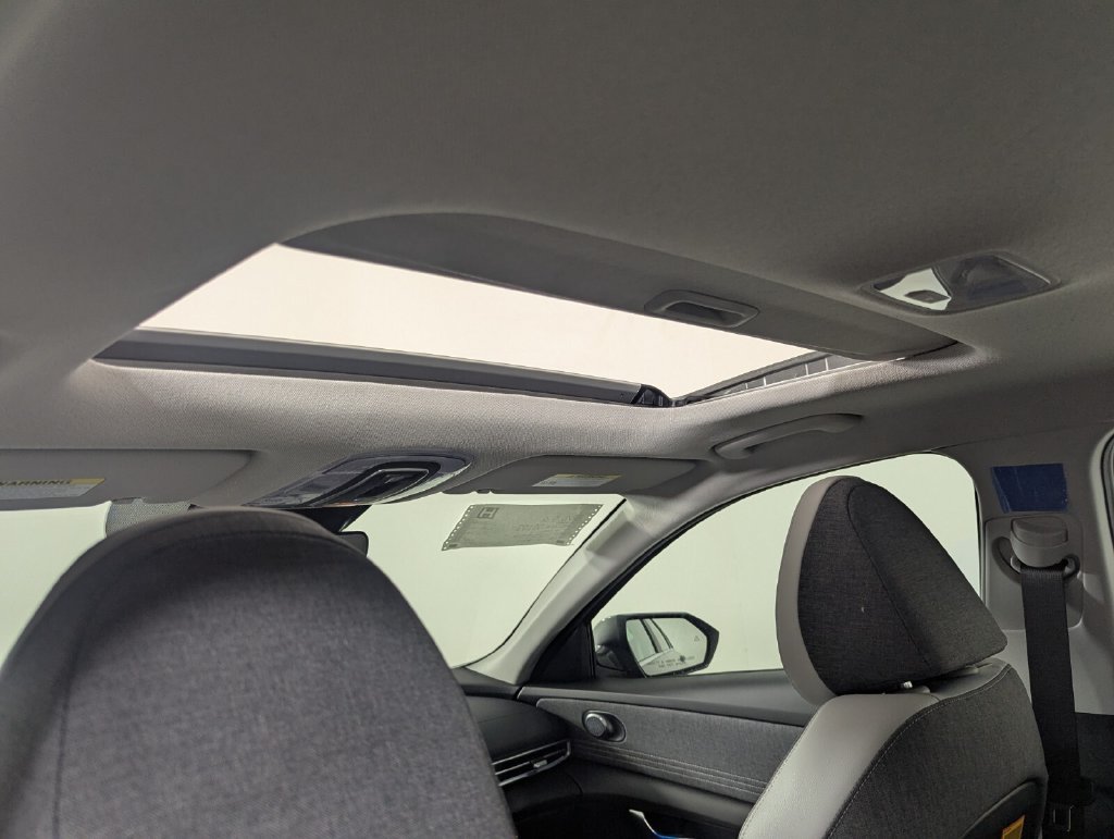 New 2026 Hyundai Elantra Limited FWD image 23