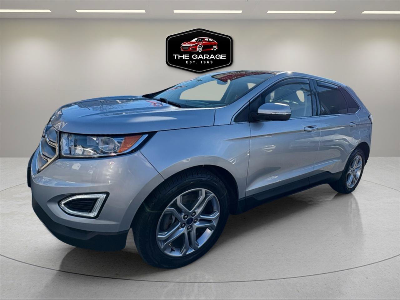 Used 2017 Ford Edge Titanium w/ Equipment Group 301A AWD/4WD image 3