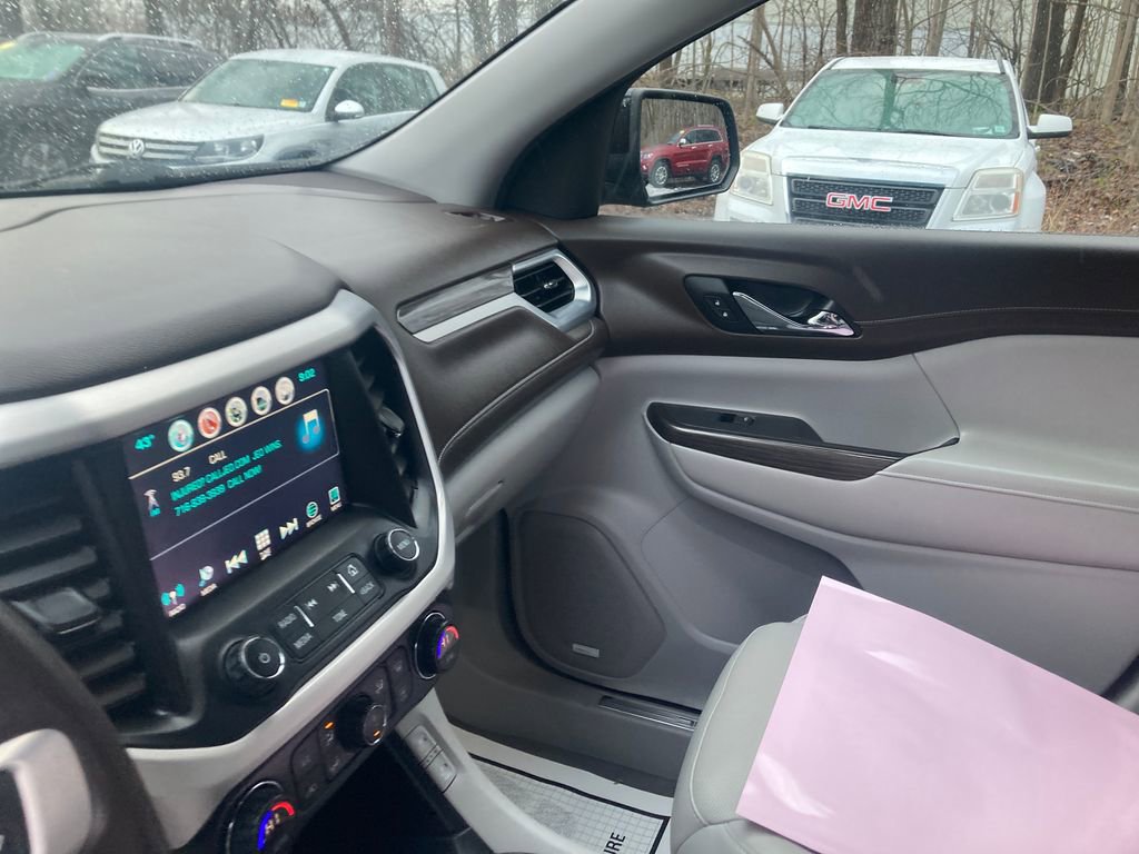 Used 2019 GMC Acadia SLT w/ LPO, Floor Liner Package image 16