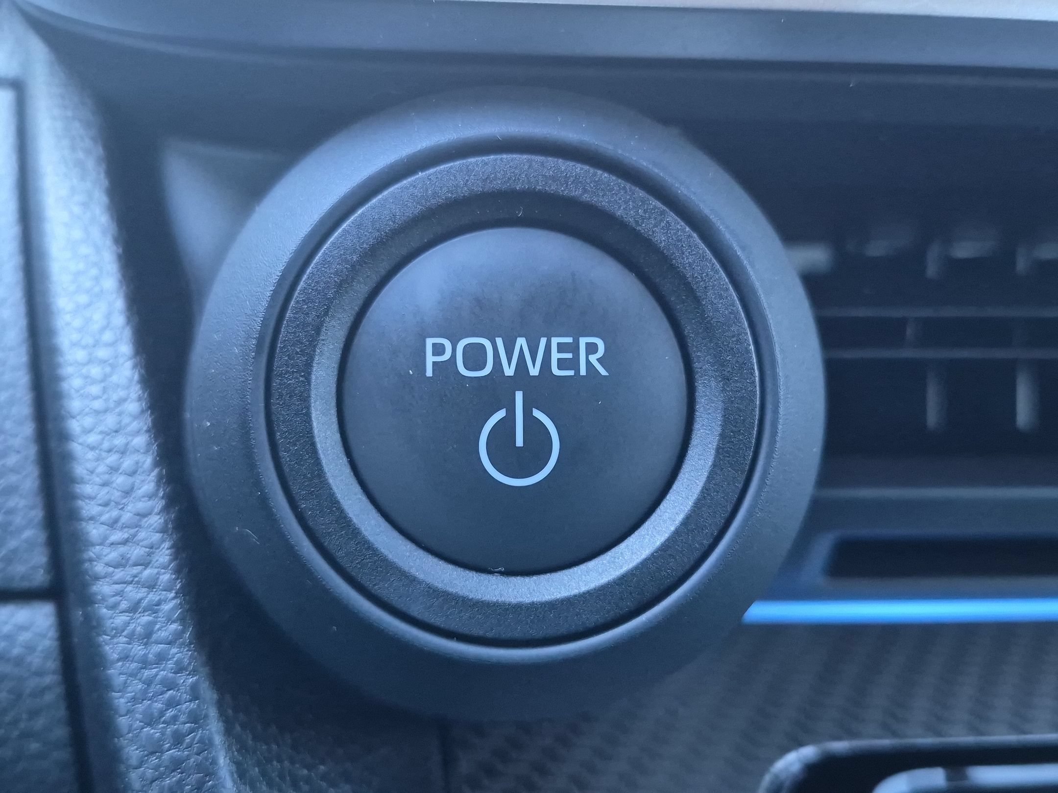Used 2025 Toyota Prius XLE AWD/4WD image 16