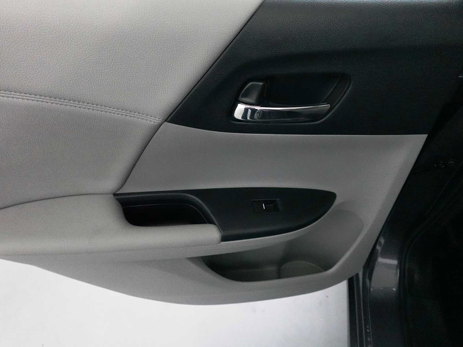 Certified 2017 Honda Accord EX-L image 25
