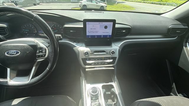 Used 2021 Ford Explorer XLT AWD/4WD image 32
