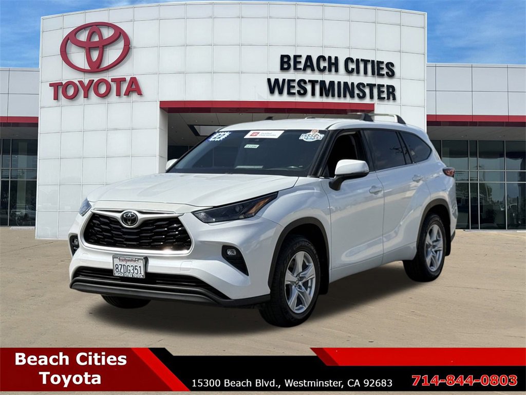 Certified 2022 Toyota Highlander LE image 6