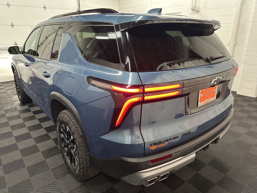 Used 2025 Chevrolet Traverse Z71 w/ Driver Confidence Package AWD/4WD image 8