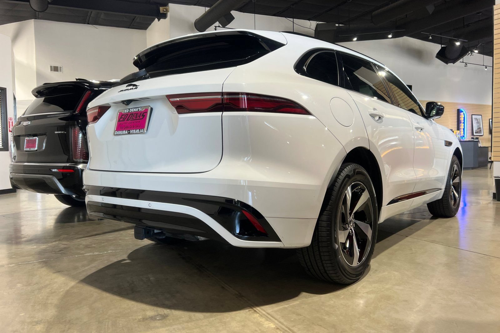 Used 2025 Jaguar F-PACE R-Dynamic S AWD/4WD image 4