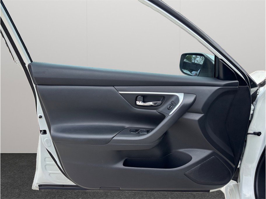 Used 2016 Nissan Altima 2.5 S w/ Power Driver Seat Package image 17