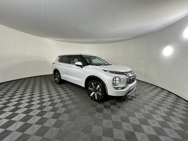 New 2026 Mitsubishi Outlander SE AWD/4WD image 3