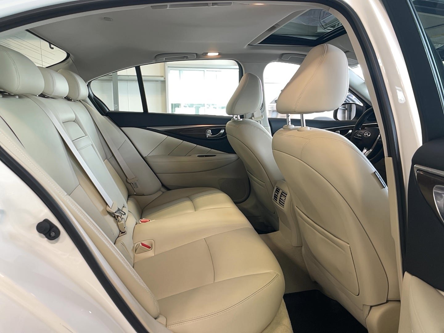 Used 2019 INFINITI Q50 Luxe w/ Essential Package (3.0T Luxe) image 20