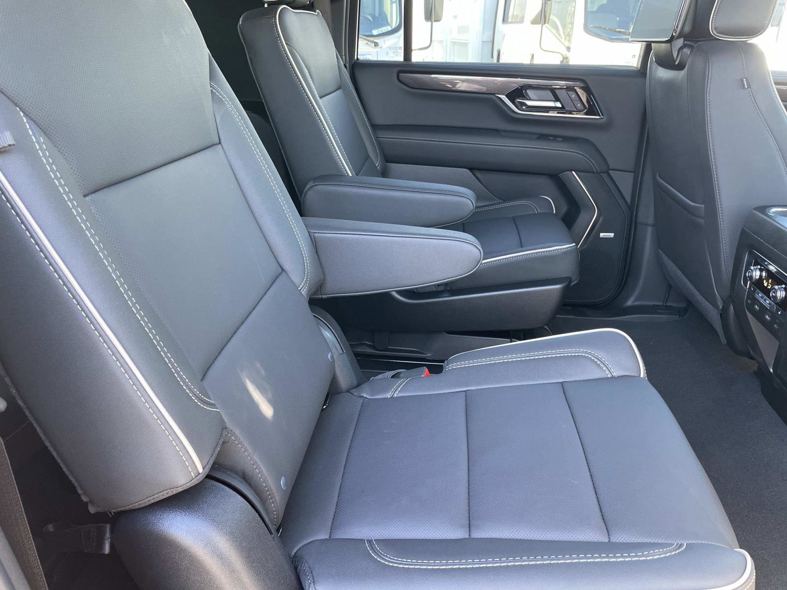 New 2026 GMC Yukon XL Elevation w/ Elevation Premium Package image 26