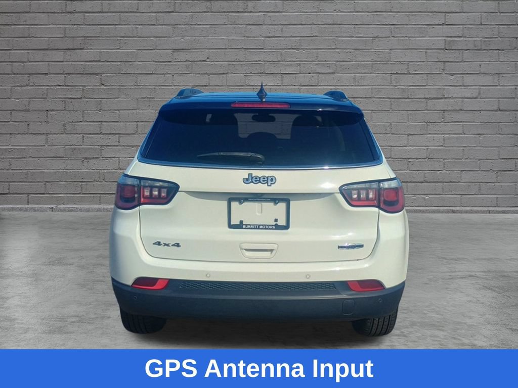 Used 2018 Jeep Compass Latitude w/ Popular Equipment Group AWD/4WD image 9