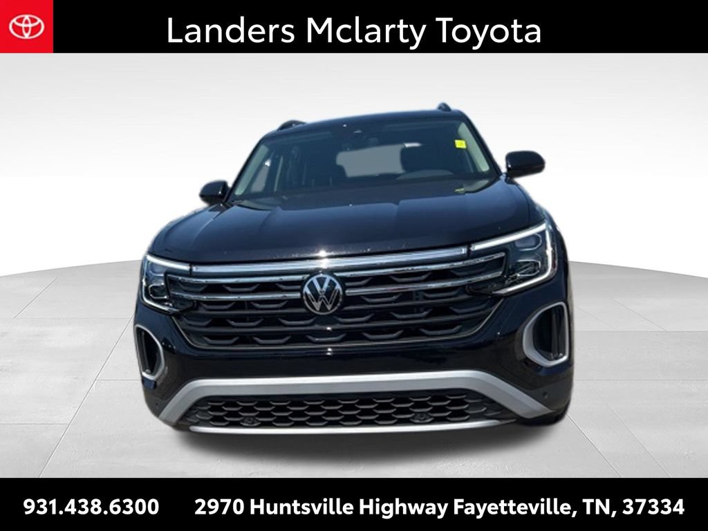 Used 2025 Volkswagen Atlas Peak Edition SE AWD/4WD image 8