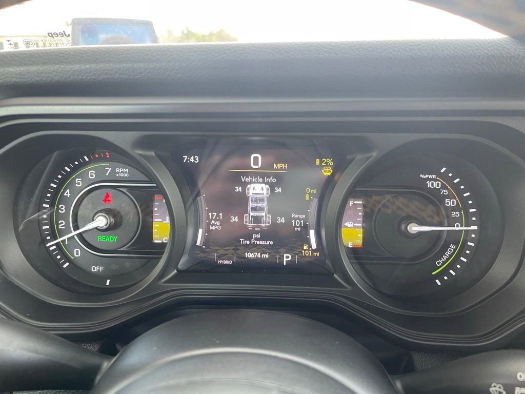 Used 2024 Jeep Wrangler Unlimited w/ Convenience Group AWD/4WD image 23