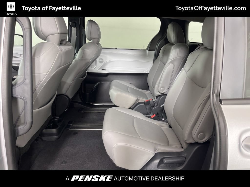 Certified 2025 Toyota Sienna XLE FWD image 27