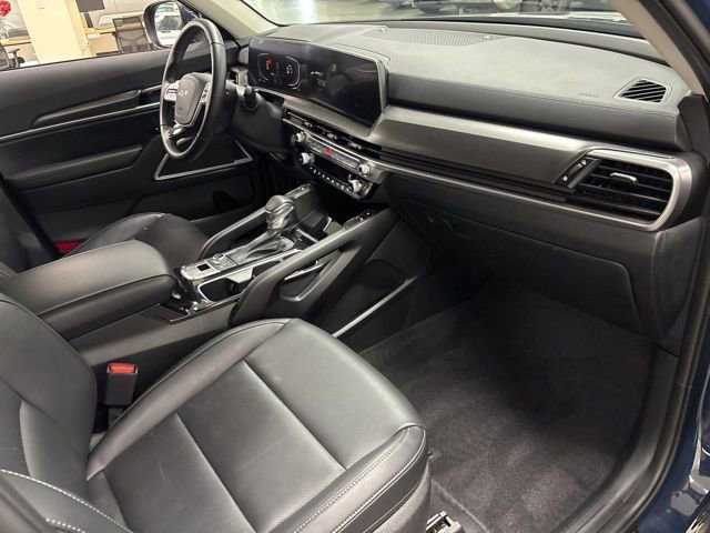 Used 2025 Kia Telluride S image 10