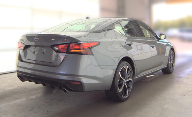 Used 2023 Nissan Altima 2.5 SR AWD/4WD image 4