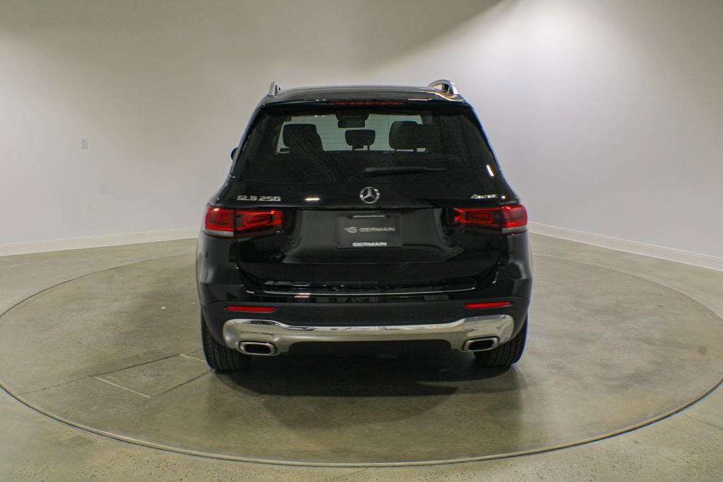Used 2023 Mercedes-Benz GLB 250 4MATIC image 4