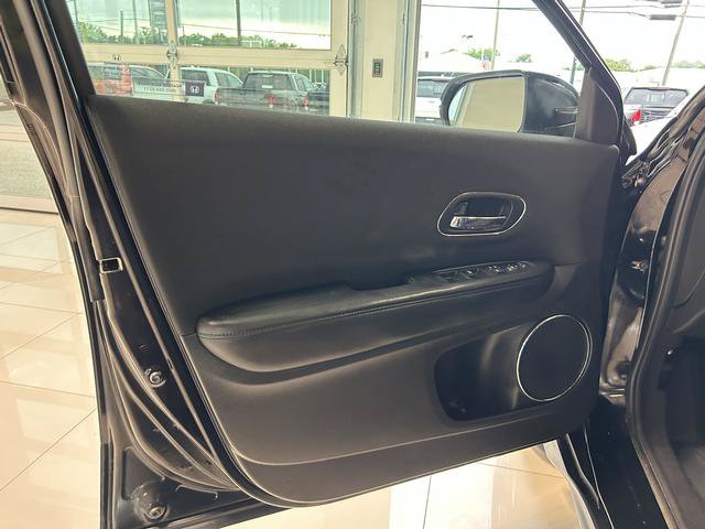 Used 2017 Honda HR-V EX image 13
