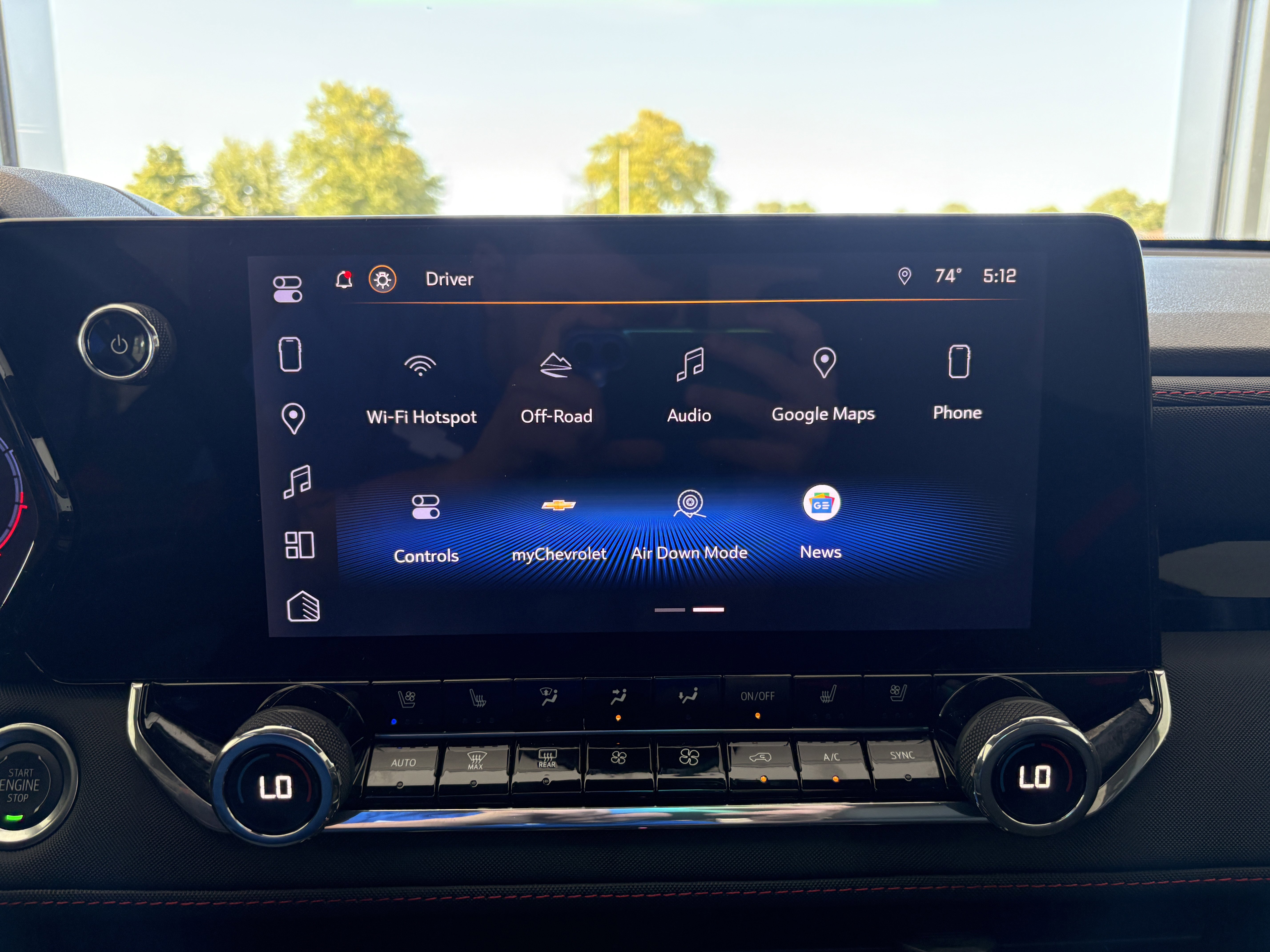 Used 2024 Chevrolet Colorado Z71 w/ Z71 Convenience Package 2 image 16