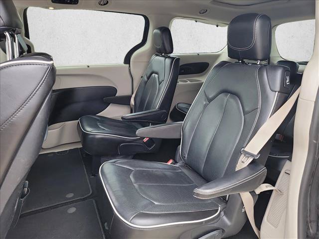 Used 2021 Chrysler Pacifica Limited w/ Uconnect Theater Family Group AWD/4WD image 11