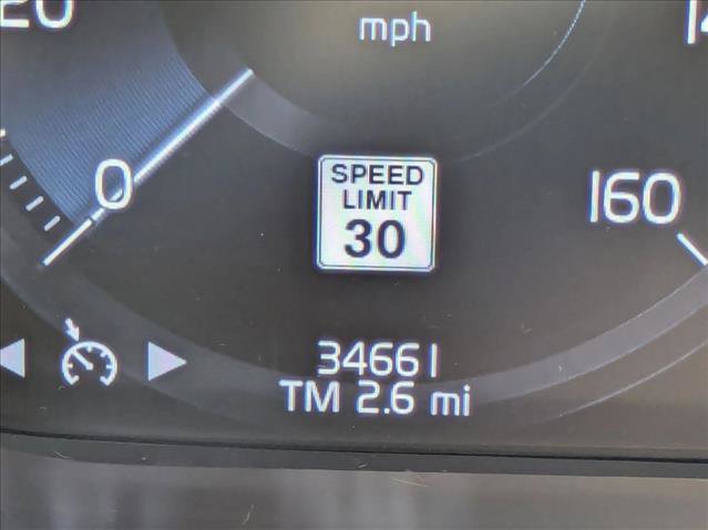 Used 2021 Volvo XC60 T5 Momentum w/ Protection Package Premier FWD image 11