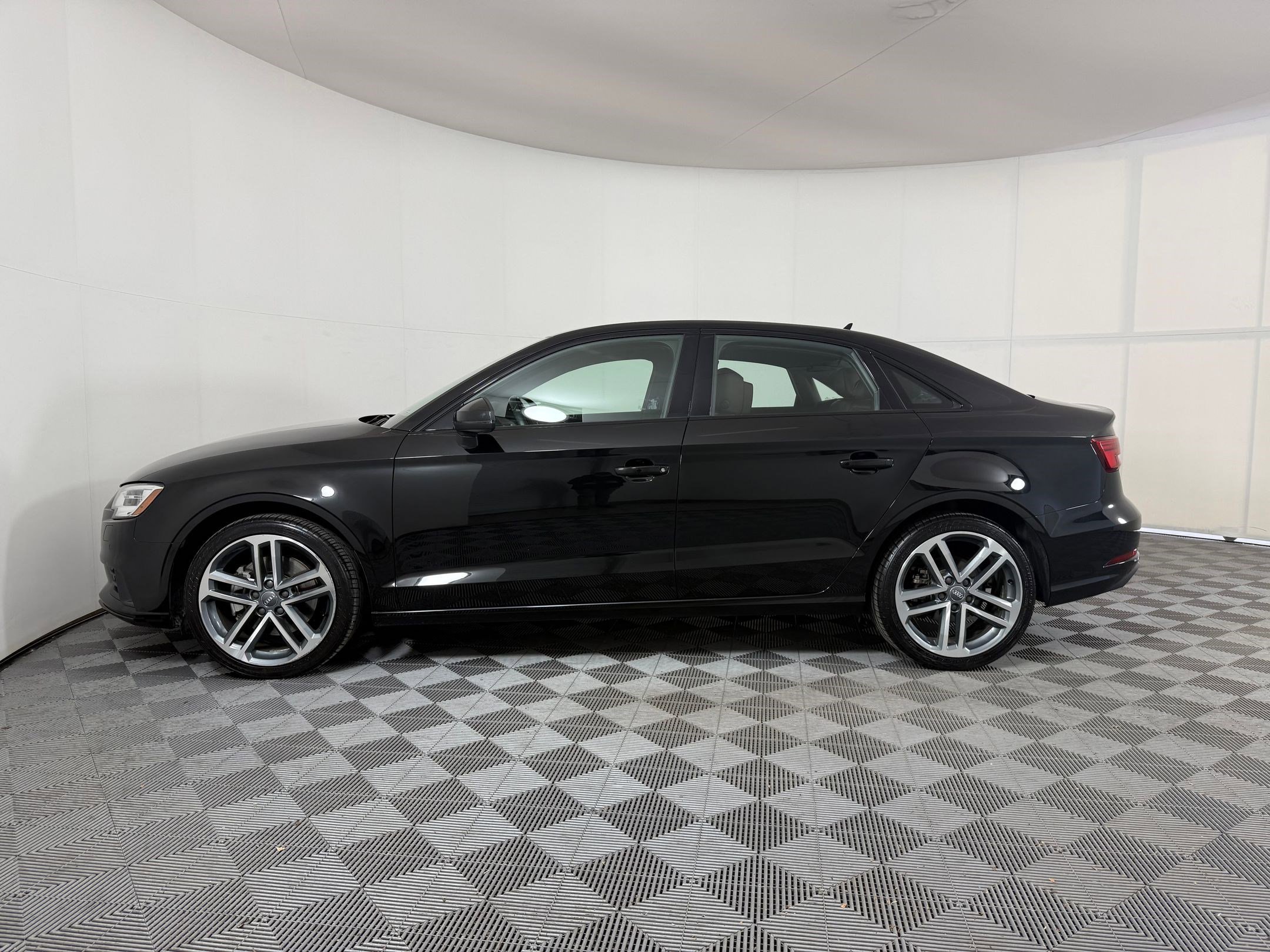 Used 2020 Audi A3 2.0T Premium image 2