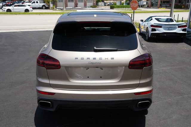 Used 2016 Porsche Cayenne AWD/4WD image 11