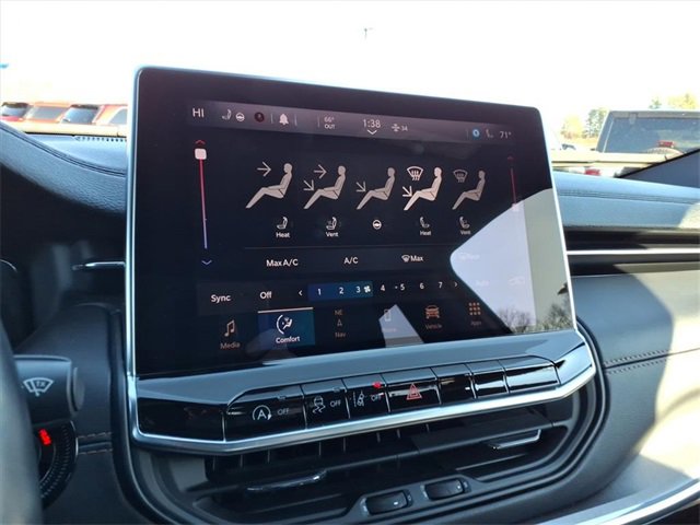 Used 2022 Jeep Compass Limited w/ (RED) Package image 19