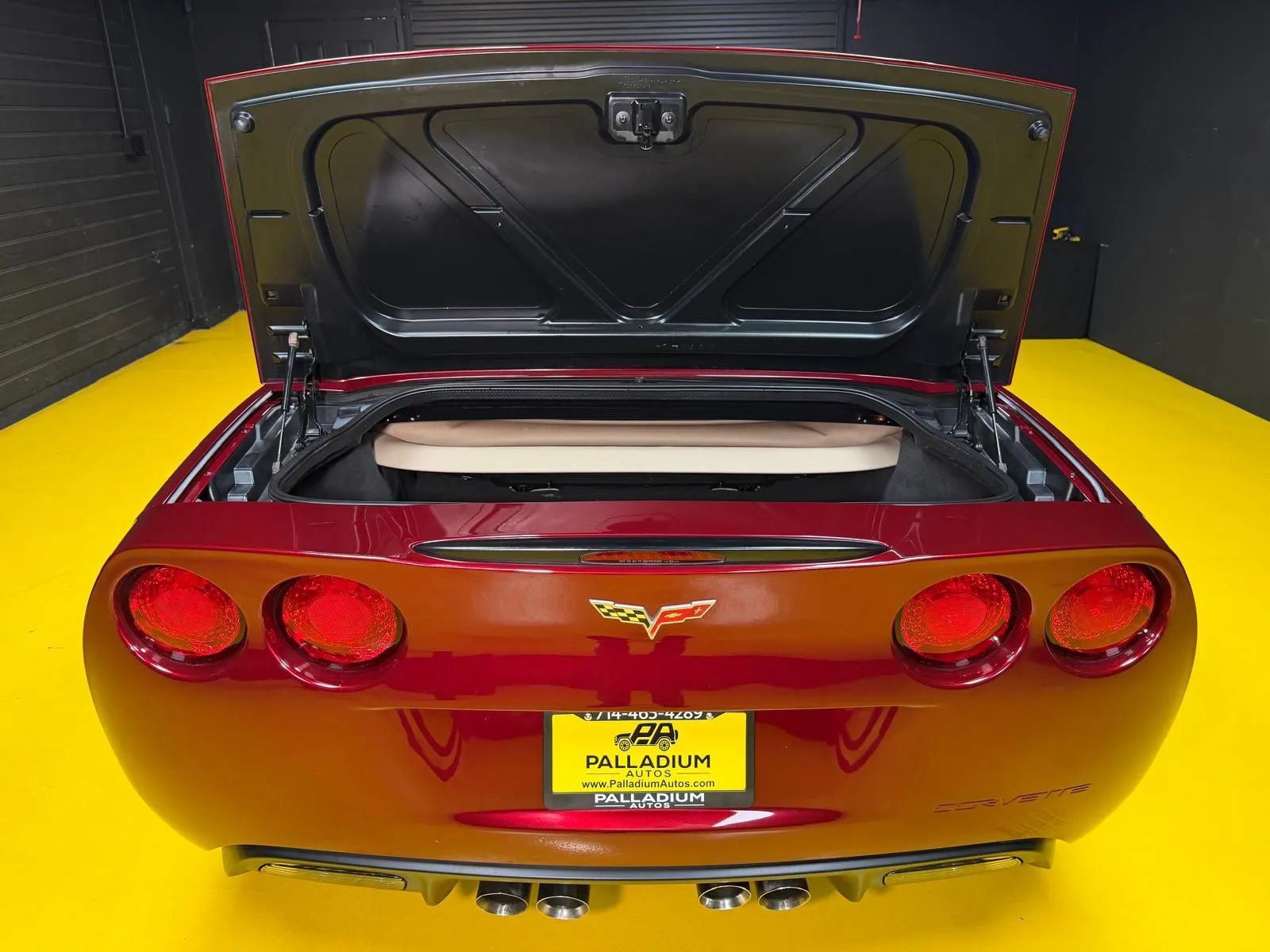 Used 2006 Chevrolet Corvette Coupe w/ Preferred Equipment Group RWD image 10