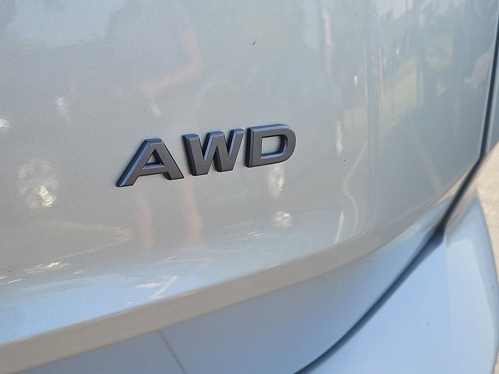 Used 2025 Nissan Rogue SV AWD/4WD image 7
