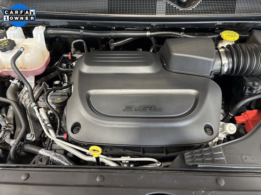 Used 2024 Chrysler Pacifica Touring-L image 7